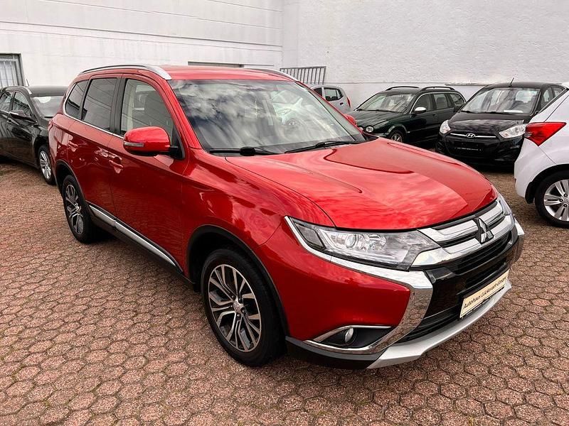 Rot Gebraucht 2018 Mitsubishi Outlander Edition SUV | 16.990 € (Etwas zu teuer) - Bild 1/4