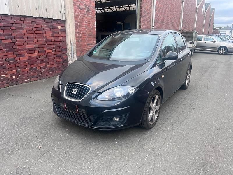 Schwarz Gebraucht 2010 Seat Altea Kombi | 3.950 € - Bild 1/4