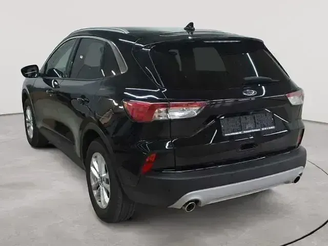 Używany Ford Kuga Titanium 120 KM (88 kW) 2023 Czarny SUV