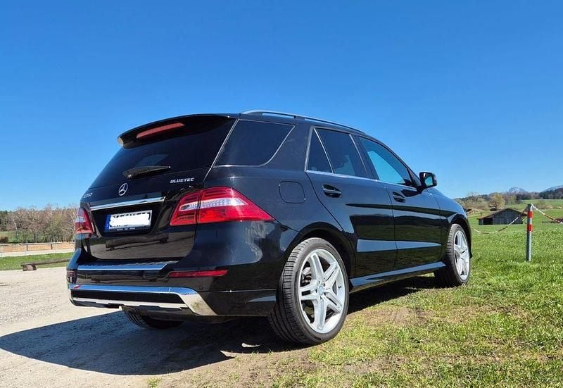 Gebraucht Mercedes ML350 258 PS (189 kW) 2014 Schwarz SUV