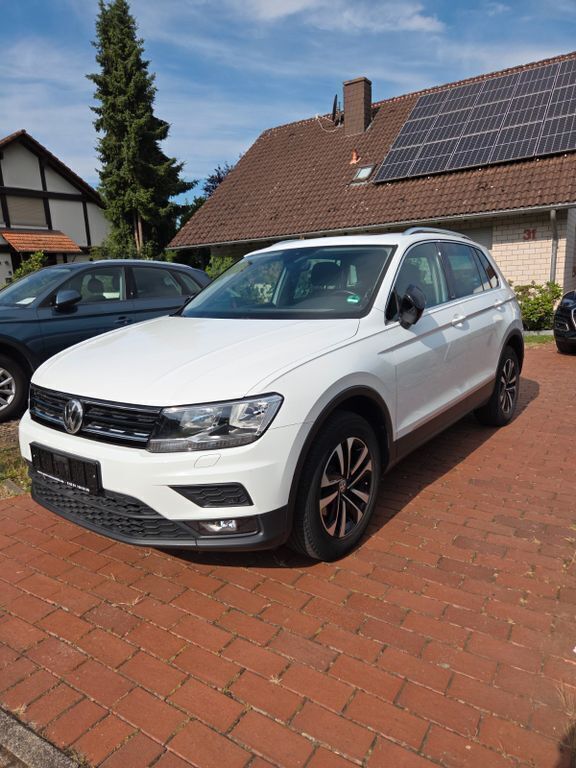 Weiß Gebraucht 2019 VW Tiguan IQ Drive SUV | 27.900 € (Fairer Preis) - Bild 1/4
