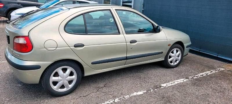Gebraucht Renault Mégane 2000 Grau Kleinwagen