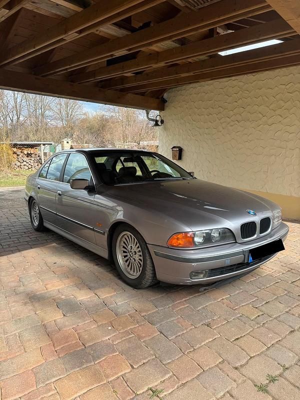 Gebraucht BMW 528 193 PS (141 kW) 1996 Silber Limousine