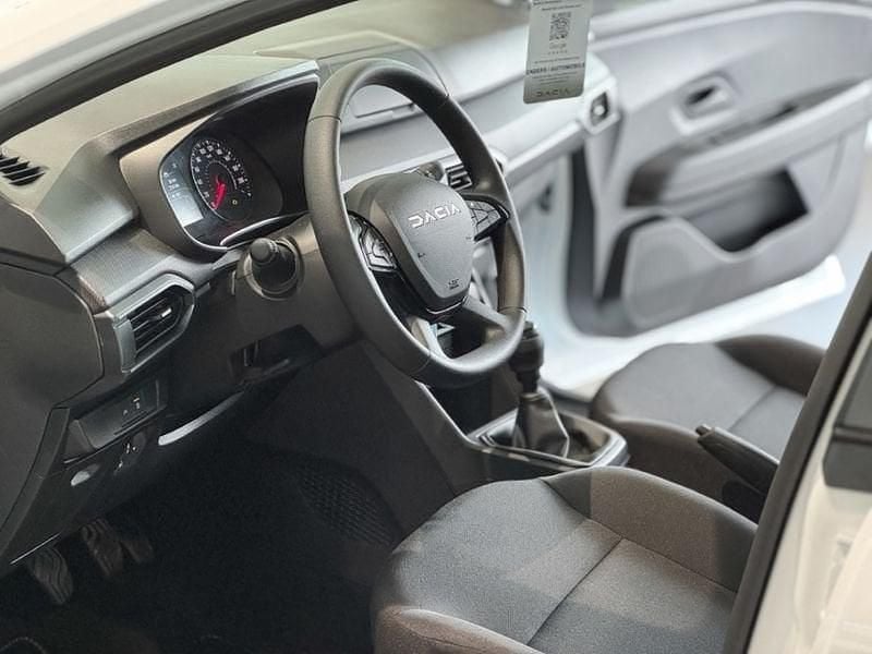 Gebraucht Dacia Jogger Essentiel 101 PS (74 kW) 2024 Weiß Van / Kleinbus