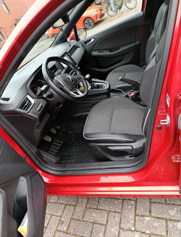 Gebraucht Renault Clio V Intens 92 PS (67 kW) 2022 Rot Limousine