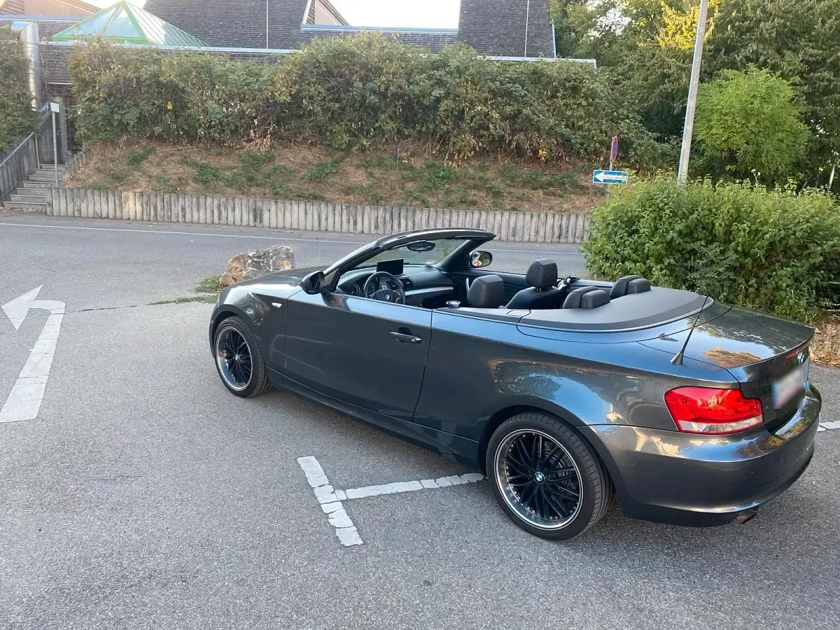 Gebraucht BMW 118 Cabriolet 143 PS (105 kW) 2013 Grau Cabrio