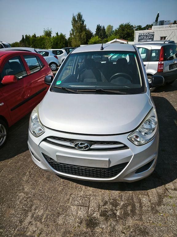 Silber Gebraucht 2012 Hyundai i10 Classic Kleinwagen | 4.900 € (Teuer) - Bild 1/4