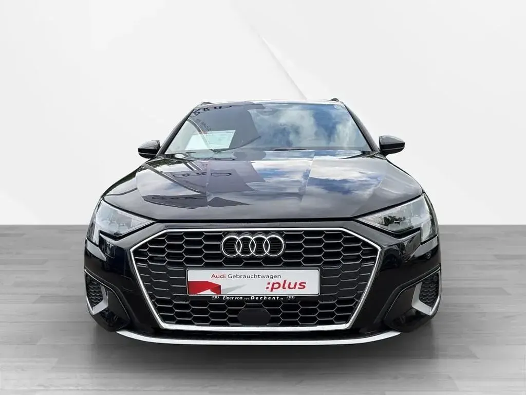 Second-hand Audi A3 Advanced Plus 150 CP (110 kW) 2023 Negru Berlinǎ