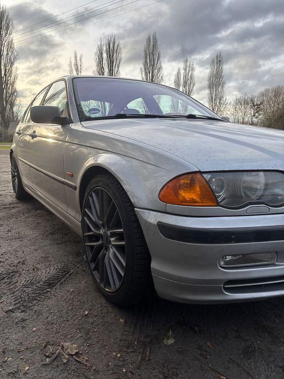 Gebraucht BMW 330 231 PS (169 kW) 2001 Silber Limousine