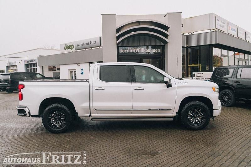 Gebraucht Chevrolet Silverado 426 PS (313 kW) 2024 Weiß SUV