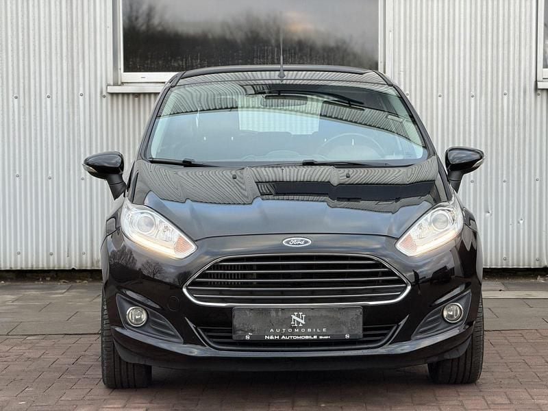 Gebraucht Ford Fiesta Titanium 125 PS (91 kW) 2017 Iridiumschwarz metallic Kleinwagen