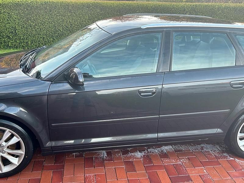 Używany Audi A3 Comfort 140 KM (102 kW) 2010 Szary Hatchback