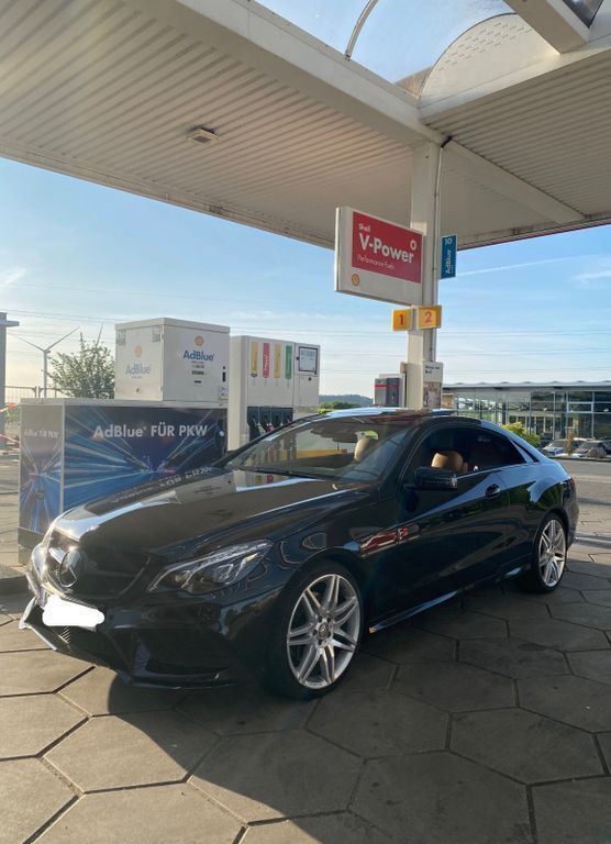 Schwarz Gebraucht 2014 Mercedes E250 AMG line Coupé | 21.000 € (Fairer Preis) - Bild 1/4