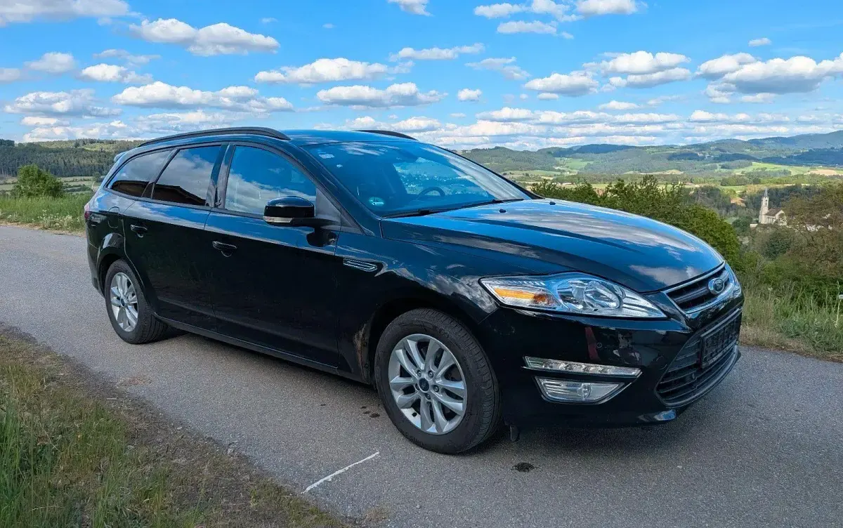 Gebraucht Ford Mondeo Champions Edition 140 PS (102 kW) 2012 Schwarz Kombi