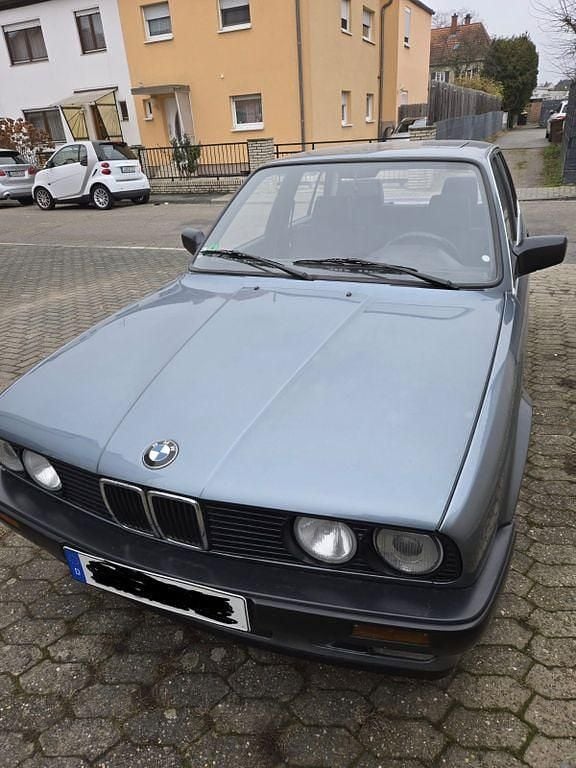 Gebraucht BMW 320 Basis 129 PS (94 kW) 1986 Grau Limousine