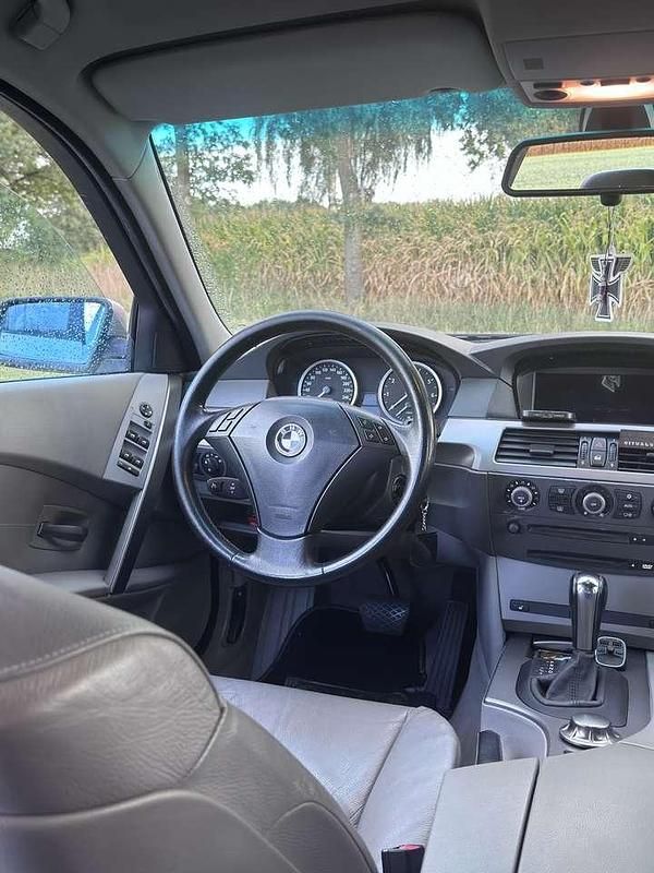 Gebraucht BMW 520 170 PS (125 kW) 2004 Silber Limousine