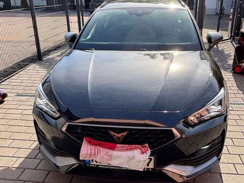 Schwarz Gebraucht 2024 Cupra Leon Kombi | 25.500 € (Superpreis) - Bild 1/4