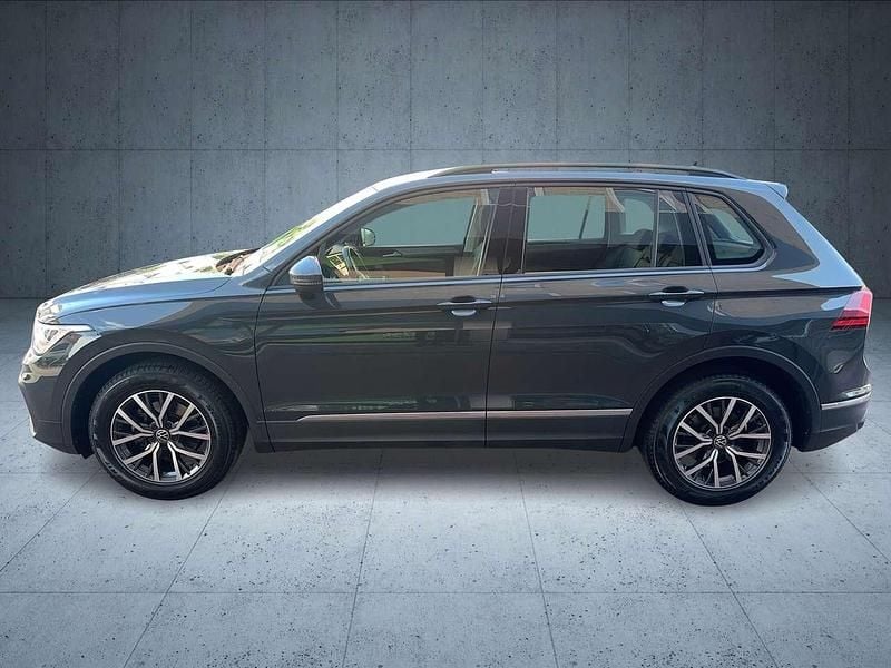 Gebraucht VW Tiguan Life 150 PS (110 kW) 2023 Grau SUV