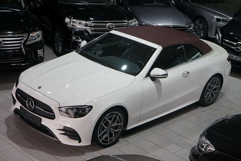 Weiß Gebraucht 2020 Mercedes E220 AMG Cabrio | 36.888 € (Fairer Preis) - Bild 1/4