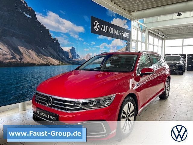 Rot Gebraucht 2022 VW Passat GTE Kombi | 28.850 € (Fairer Preis) - Bild 1/4