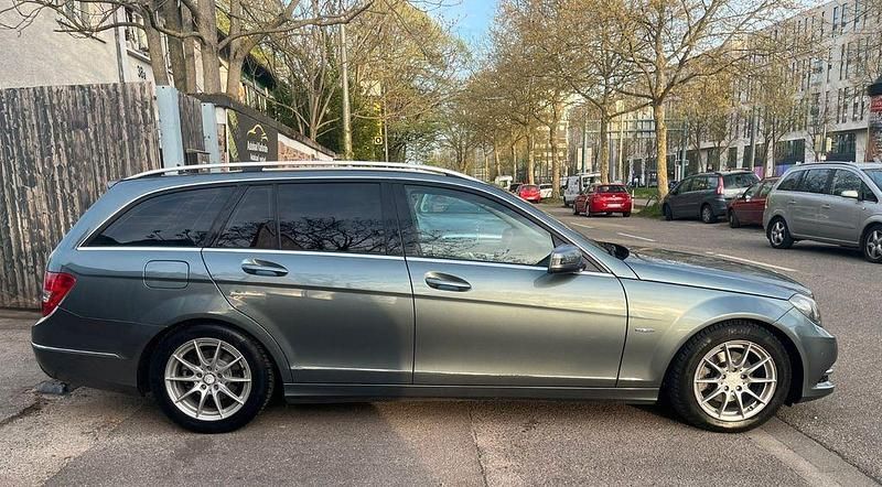 Gebraucht Mercedes C180 156 PS (114 kW) 2012 Grau Kombi