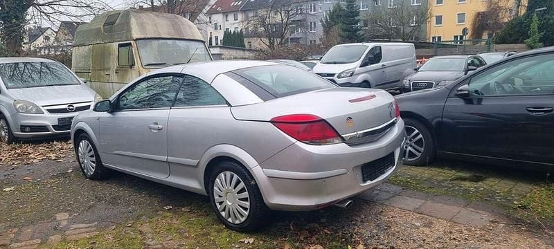 Gebraucht Opel Astra Cabriolet 140 PS (102 kW) 2007 Silber Cabrio