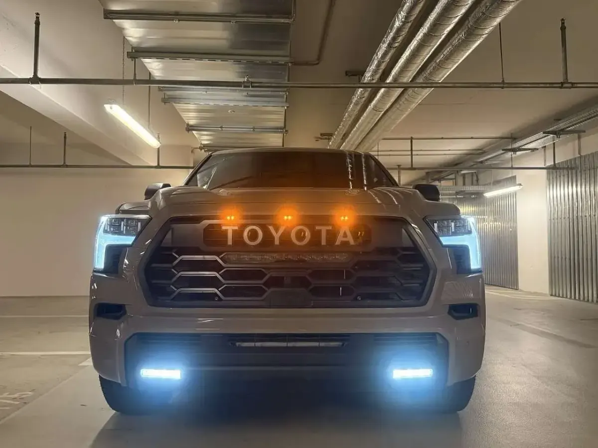 Neu Toyota Sequoia 436 PS (320 kW) 2026 Mudbath SUV