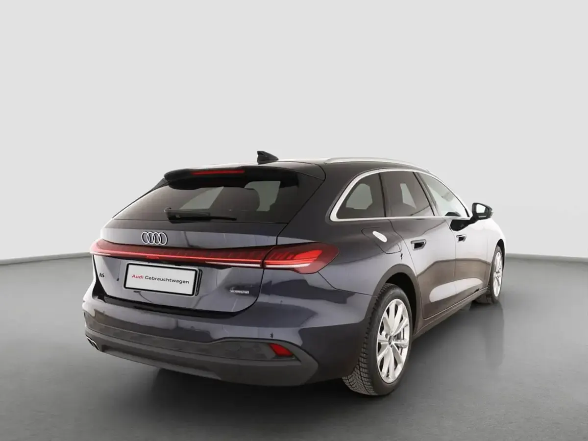 Gebraucht Audi A5 Comfort 204 PS (150 kW) 2025 Firmamentblau metallic Kombi