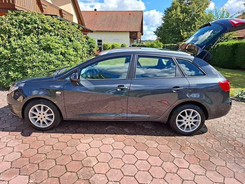 Grau Gebraucht 2011 Seat Ibiza ST Style Kombi | 4.950 € (Etwas zu teuer) - Bild 1/4