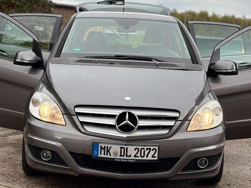 Grau Gebraucht 2008 Mercedes B170 Van / Kleinbus | 3.300 € (Fairer Preis) - Bild 1/4
