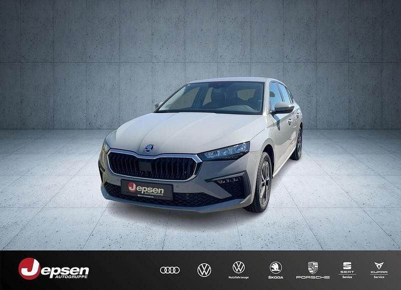 Stahlgrau Neu 2025 Skoda Scala Selection Kleinwagen | 23.870 € (Guter Preis) - Bild 1/4