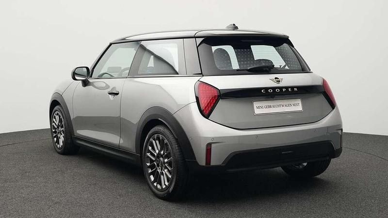 Gebraucht Mini Cooper Favoured 156 PS (114 kW) 2024 Grau Kleinwagen