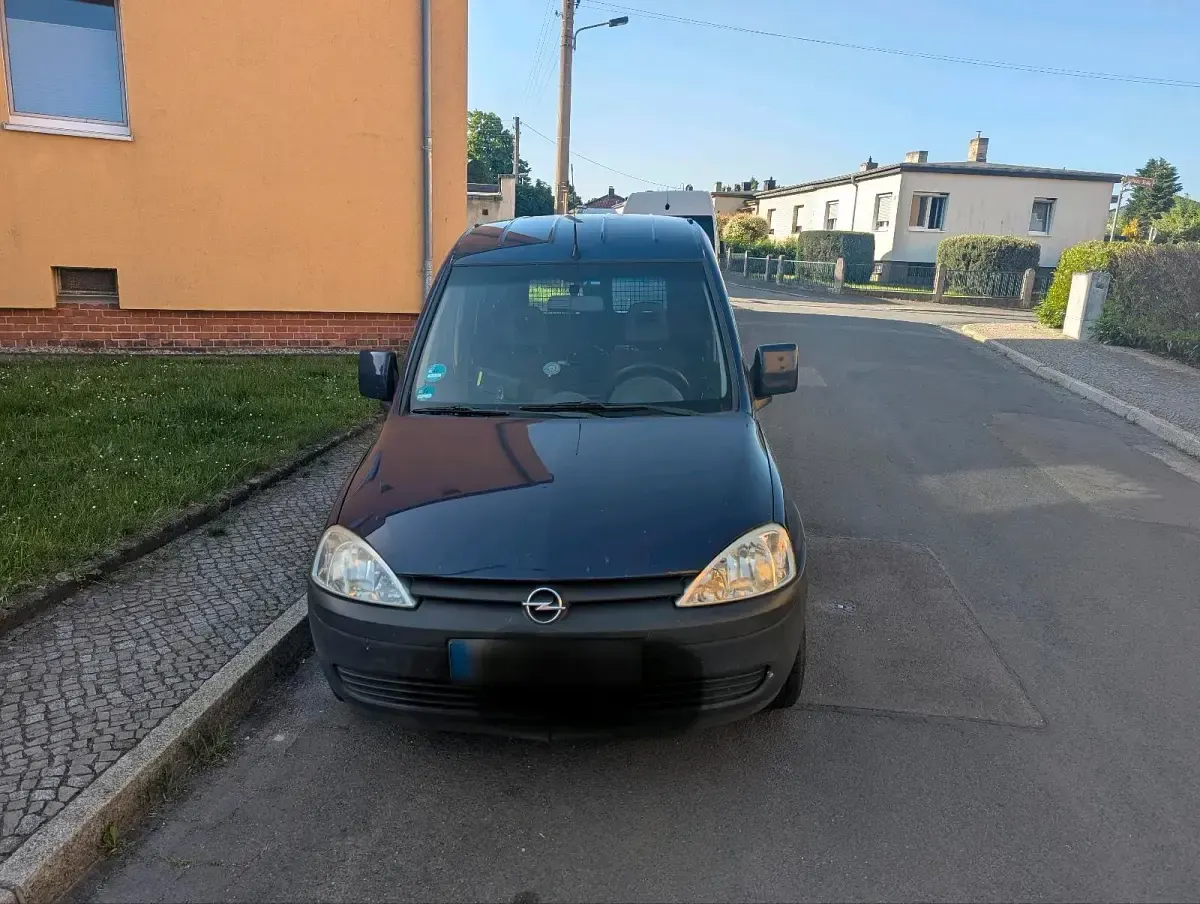 Gebraucht Opel Combo 75 PS (55 kW) 2010 Blau Van / Kleinbus