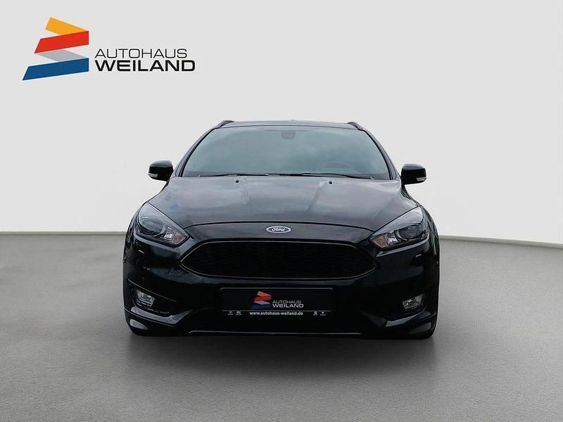 Schwarz Gebraucht 2017 Ford Focus ST-Line Kombi | 12.990 € (Etwas zu teuer) - Bild 1/4