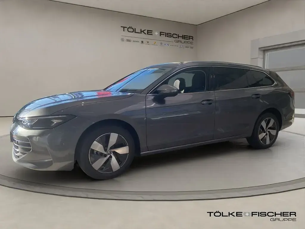 Gebraucht VW Passat Business 150 PS (110 kW) 2025 Grau Kombi