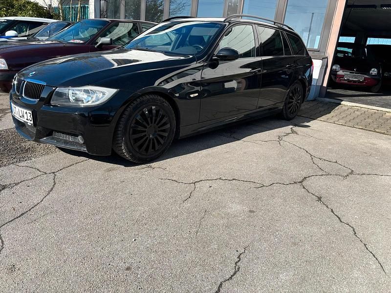 Gebraucht BMW 318 143 PS (105 kW) 2008 Schwarz Kombi