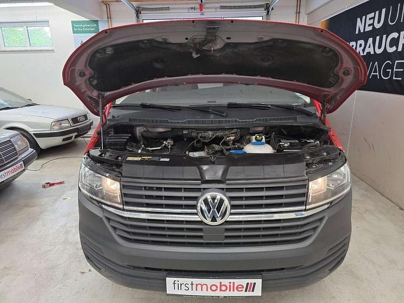Gebraucht VW Transporter 110 PS (80 kW) 2020 Kirschrot Van