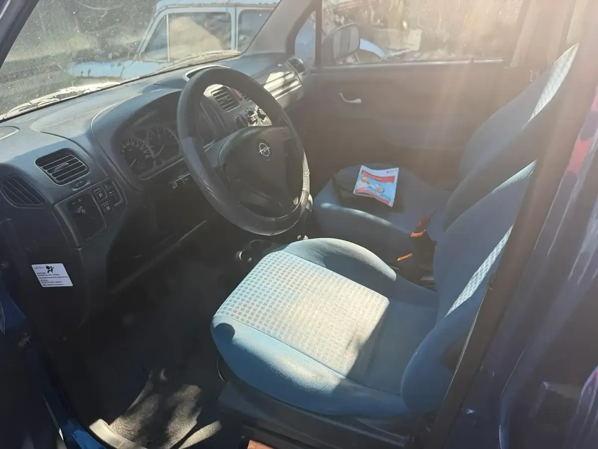 Gebraucht Opel Agila 75 PS (55 kW) 2004 Blau Van / Kleinbus