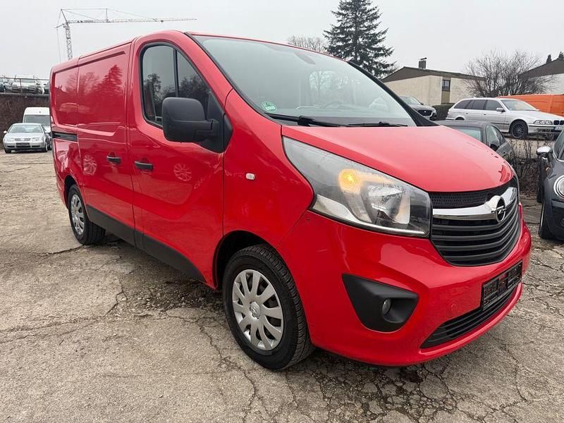Gebraucht Opel Vivaro 120 PS (88 kW) 2015 Rot Van / Kleinbus