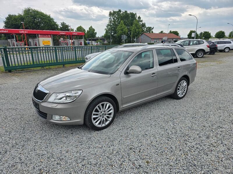 Other Gebraucht 2010 Skoda Octavia LAURIN & KLEMENT Kombi | 7.950 € (Fairer Preis) - Bild 1/4