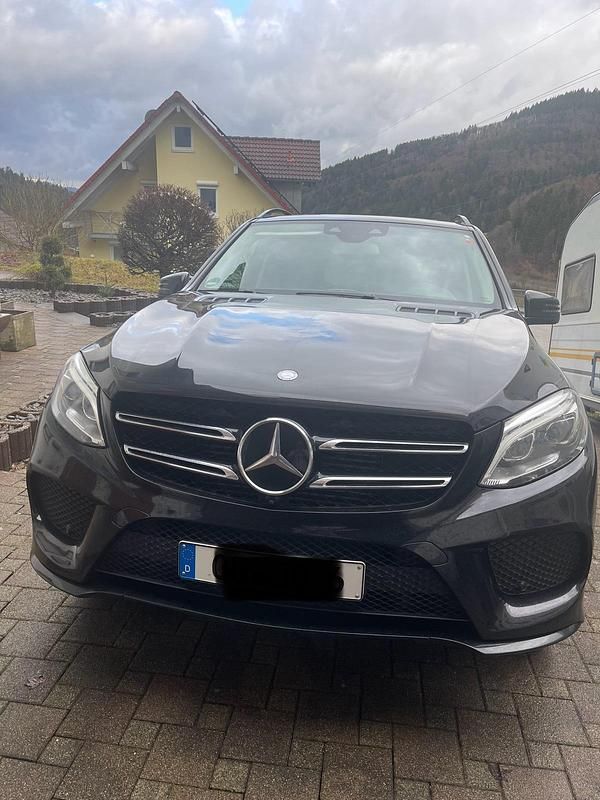 Gebraucht Mercedes GLE350 258 PS (189 kW) 2017 Schwarz SUV