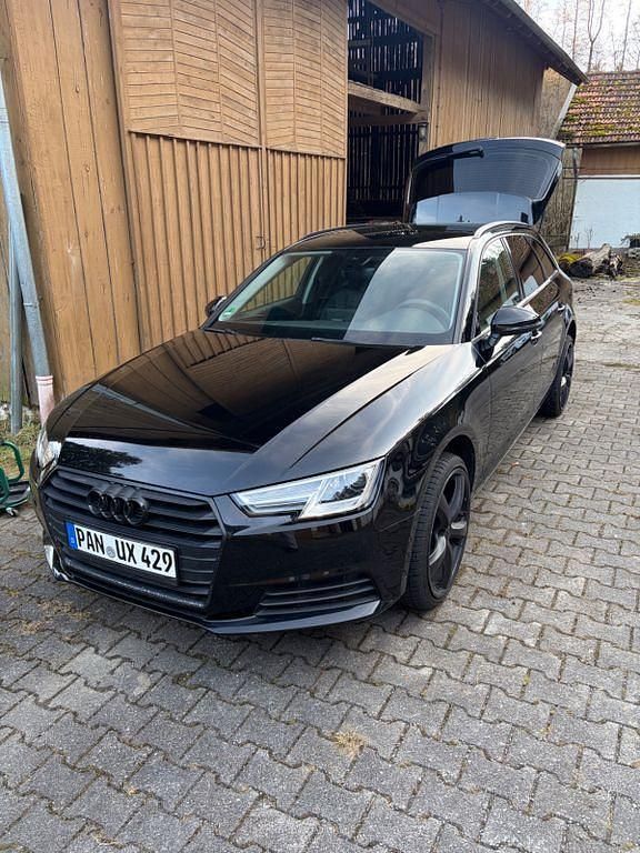 Gebraucht Audi A4 150 PS (110 kW) 2018 Schwarz Kombi
