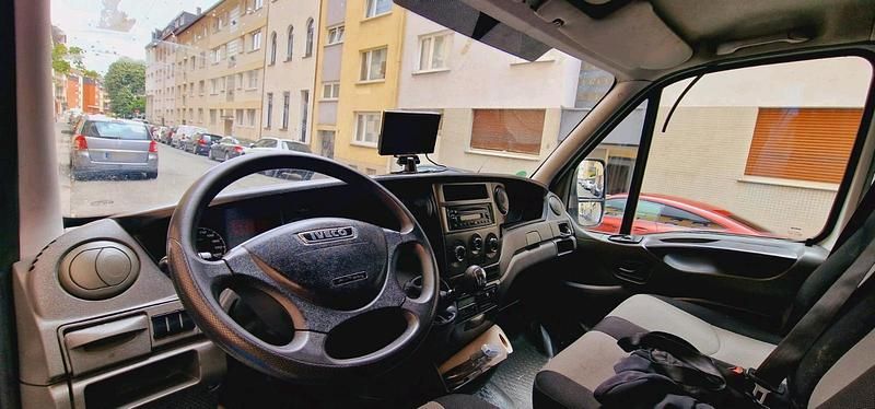 Gebraucht Iveco Daily 2012 Weiß Limousine