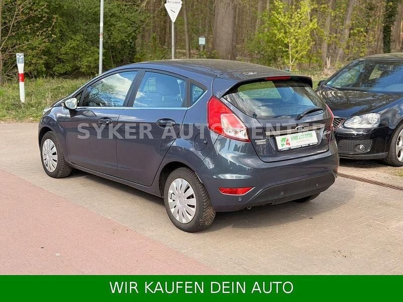 Gebraucht Ford Fiesta Titanium 101 PS (74 kW) 2013 Grau Kleinwagen