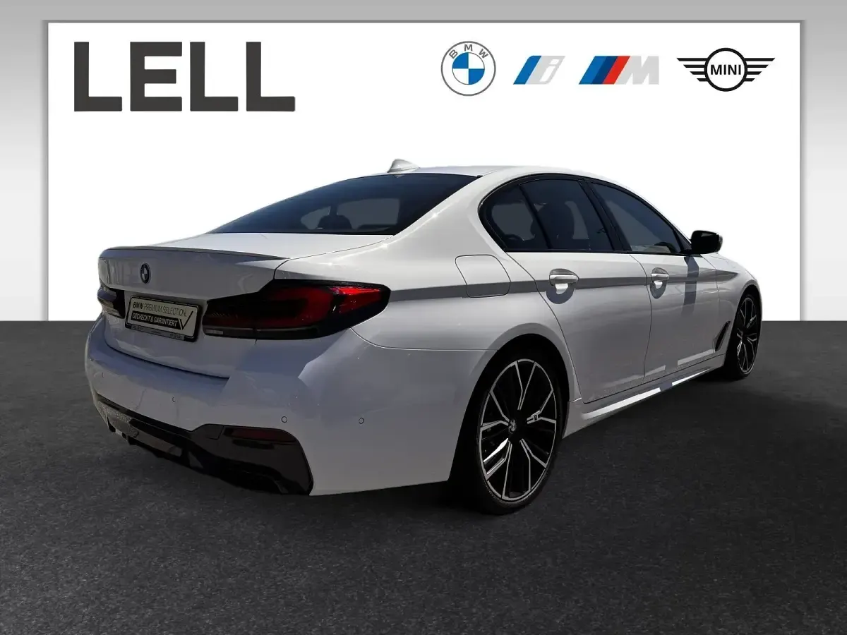 Gebraucht BMW M550 Performance 530 PS (389 kW) 2023 Weiß Limousine