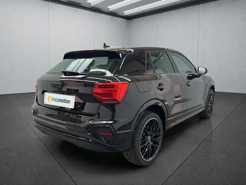 Neu Audi Q2 S-Line 150 PS (110 kW) 2025 Schwarz SUV