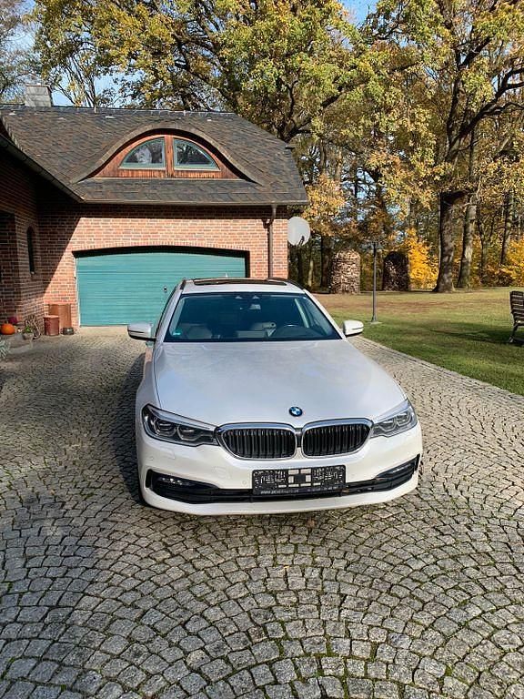Weiß Gebraucht 2018 BMW 530 Sport Line Limousine | 14.800 € (Superpreis) - Bild 1/4