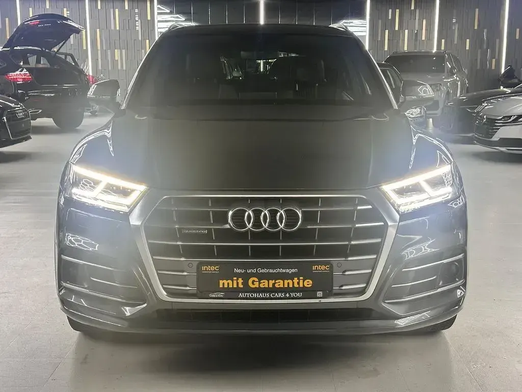 Gebraucht Audi Q5 S-Line 231 PS (169 kW) 2019 Grau SUV