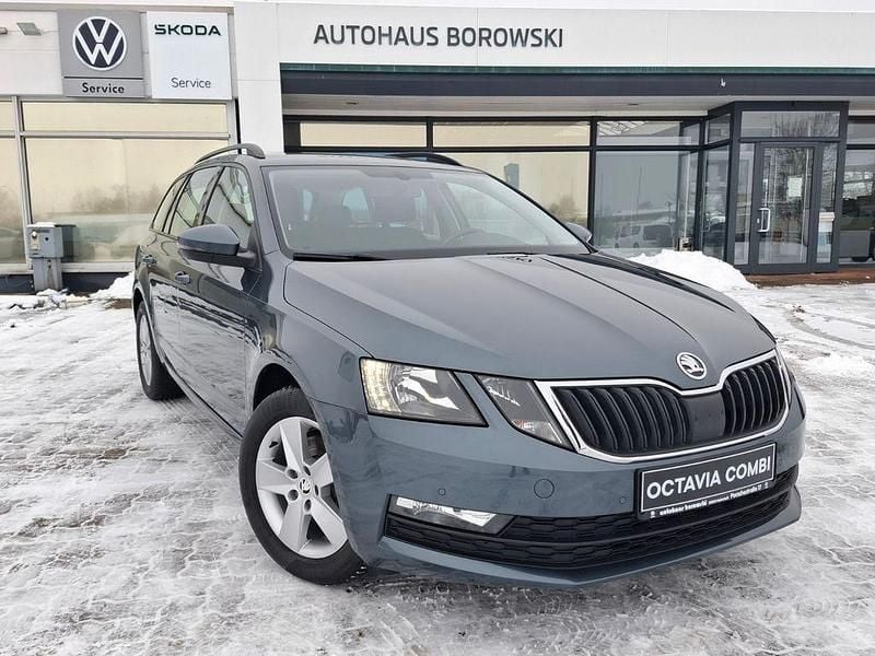 Quarzgrau metallic Gebraucht 2017 Skoda Octavia Ambition Kombi | 13.900 € (Fairer Preis) - Bild 1/4