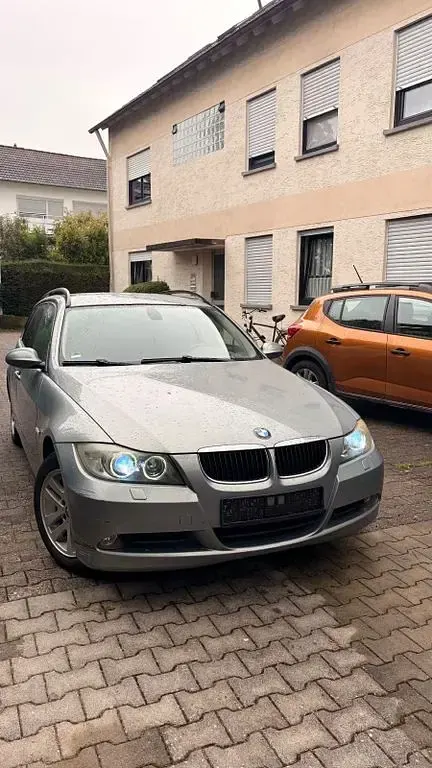 Gebraucht BMW 320 170 PS (125 kW) 2007 Grau Kombi